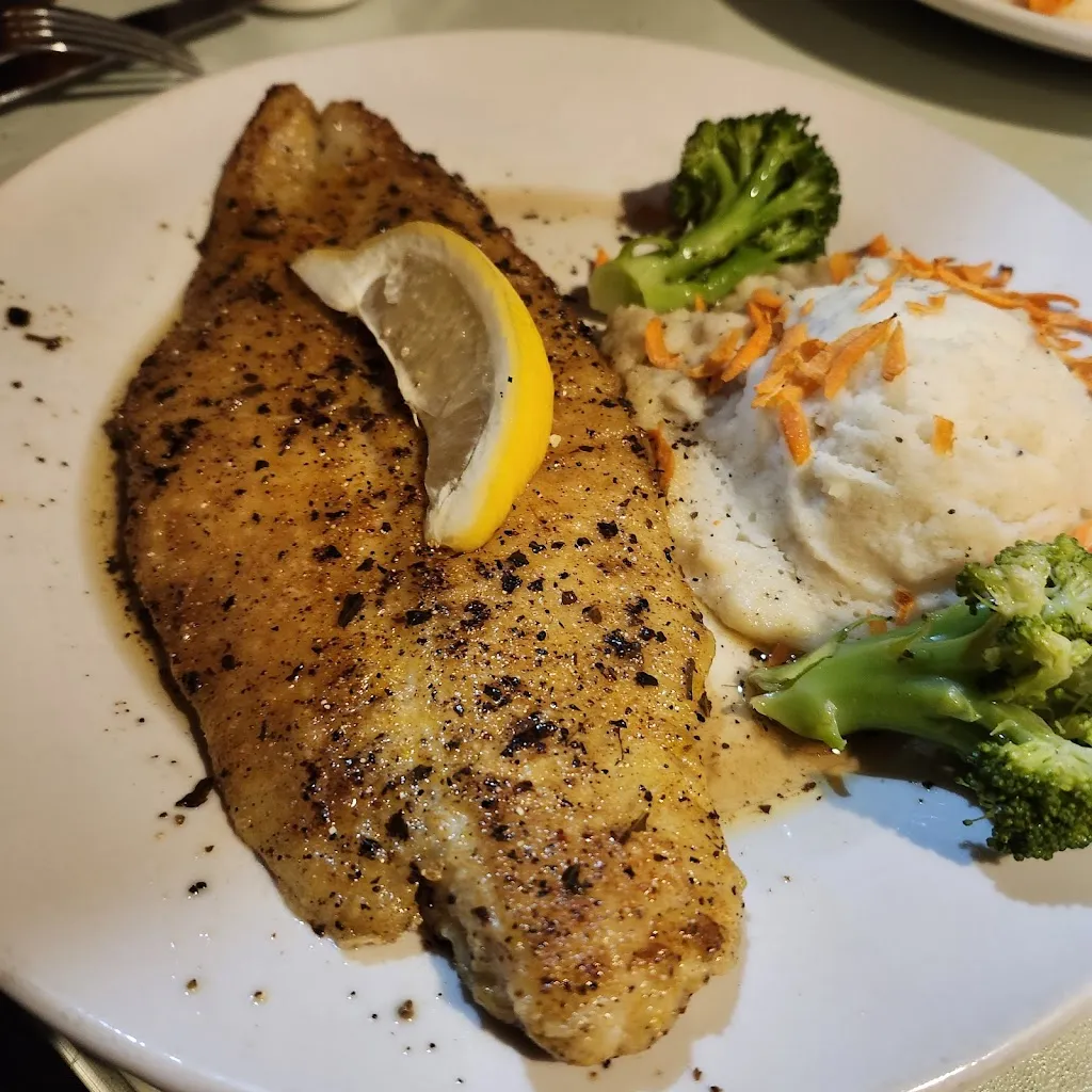 The K Green Show_Rania's Restaurant Bar & Grill_Martinsville, VA_review