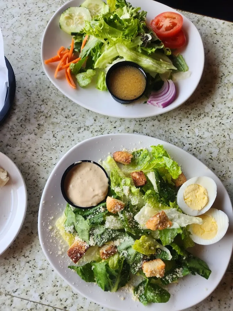 Sal's Italian Bistro restaurant in Edinburg, VA