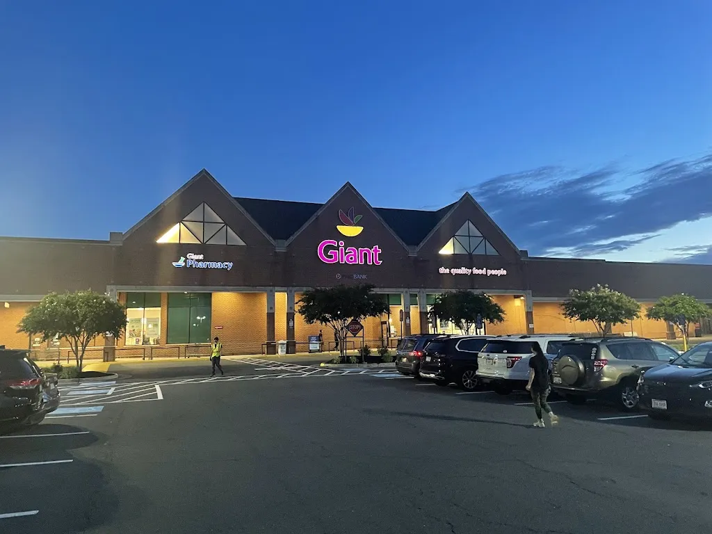 Greenbriar Town Center restaurant in Fairfax, VA