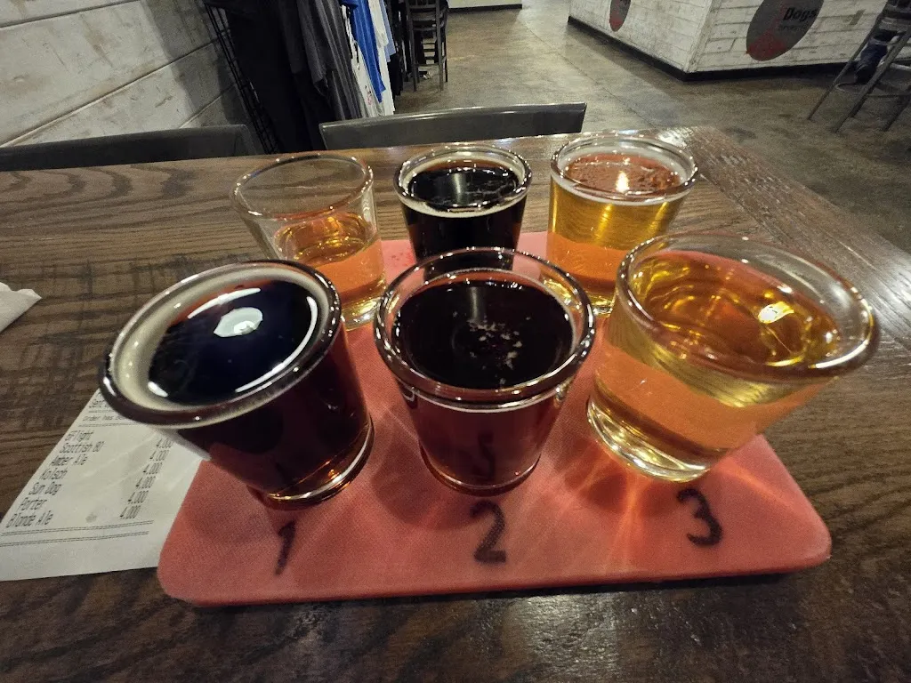 7 Dogs Brew Pub_Wytheville, VA_slider_immagine_2
