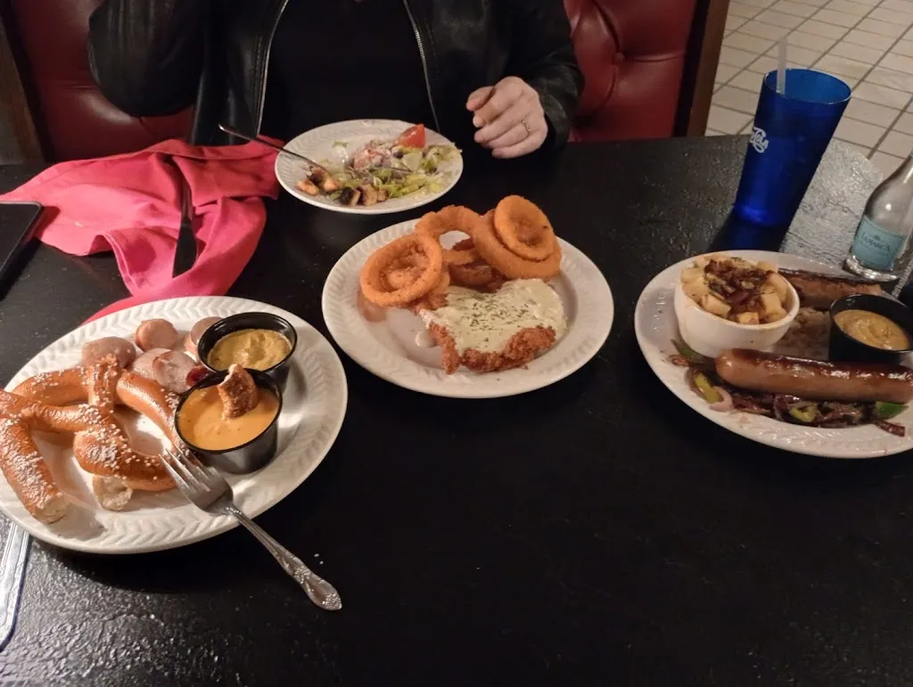 The Red Stag Restaurant & Matterhorn Lounge_Wytheville, VA_slider_immagine_3