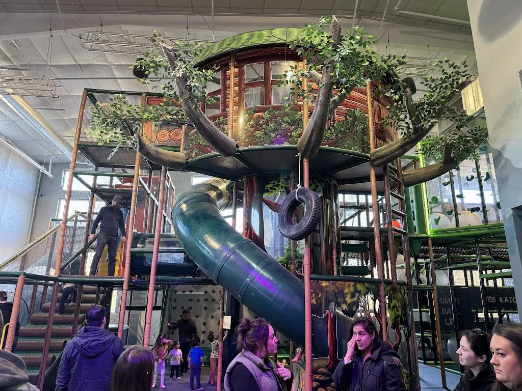 Elizabeth Metzger_The Ridge Commons_Bothell, WA_review