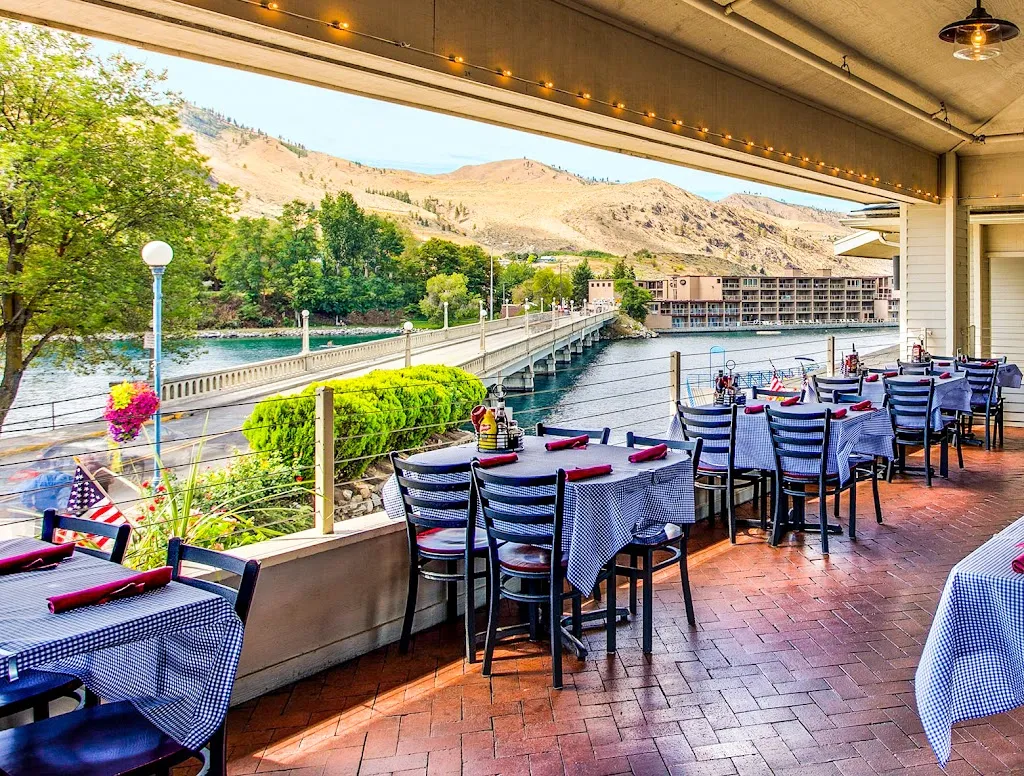 Campbell's Pub & Veranda_Chelan, WA_slider_image_1