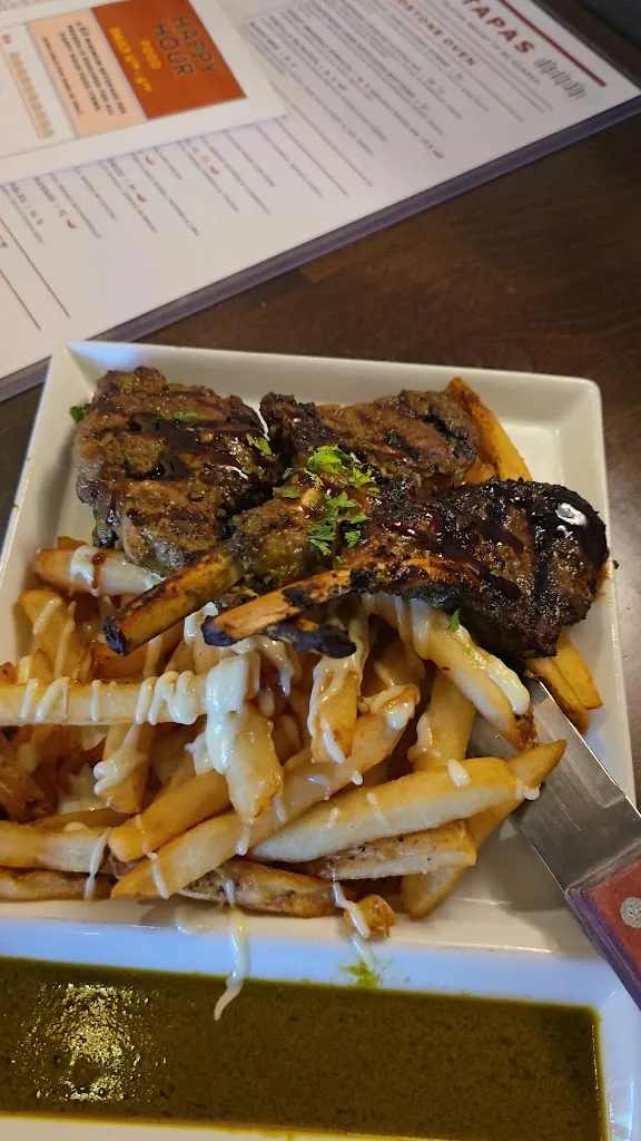 Tablas Woodstone Taverna_Mill Creek, WA_slider_image_2