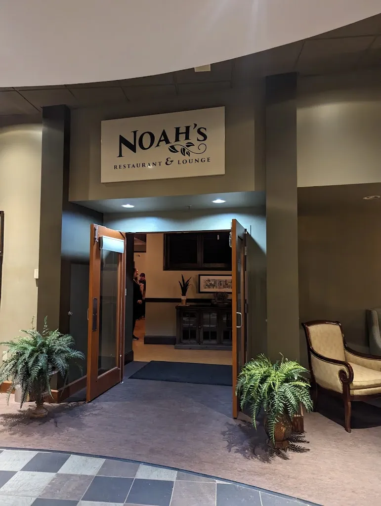 Noah's Restaurant & Lounge restaurant in Charleston, WV
