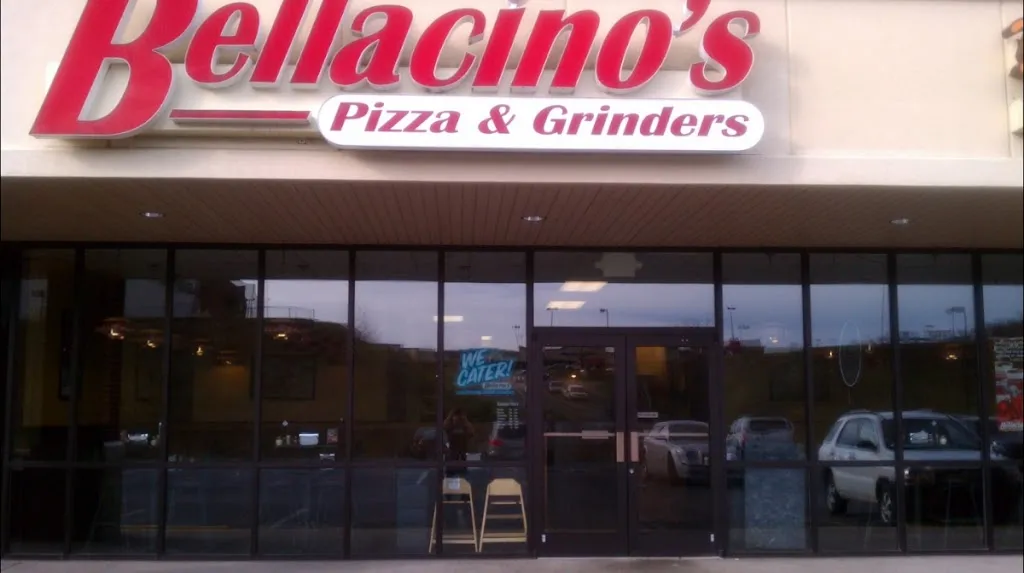 Bellacino's Pizza & Grinders restaurant in Barboursville, WV