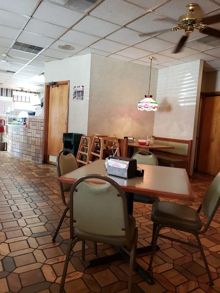 Tricia Hefner_Gino's_Kenova, WV_review
