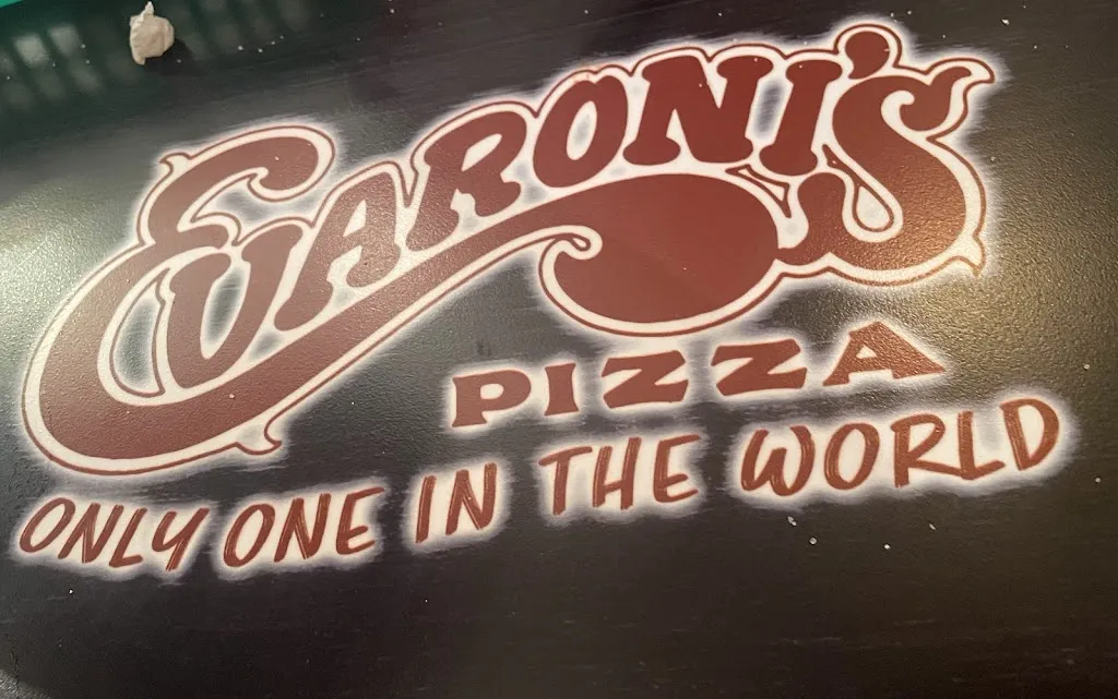 Elizabeth Howard_Evaroni's Pizza_Kenova, WV_review