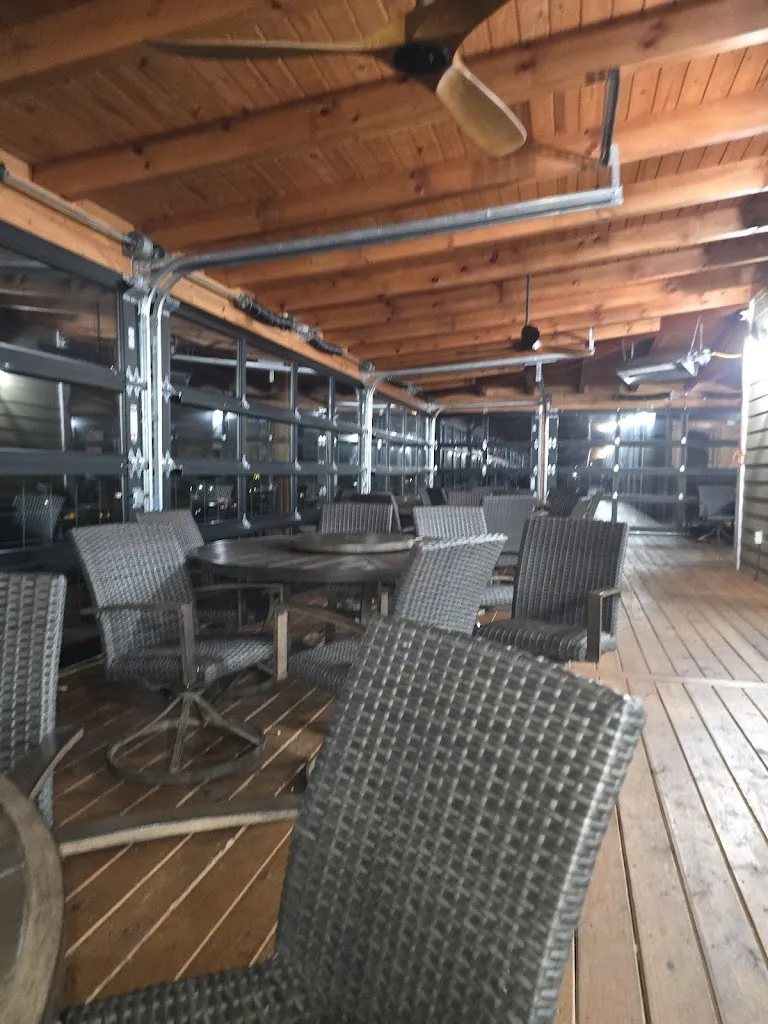 Creekside Restaurant restaurant in Lavalette, WV