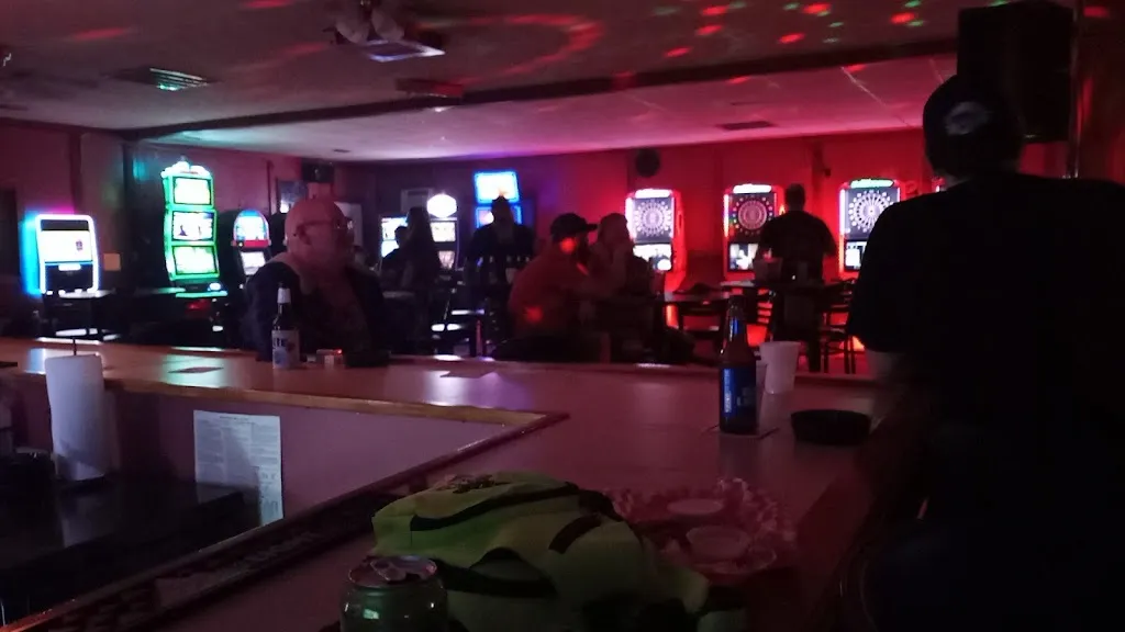 Creekside Tavern LLC restaurant in Huntington, WV