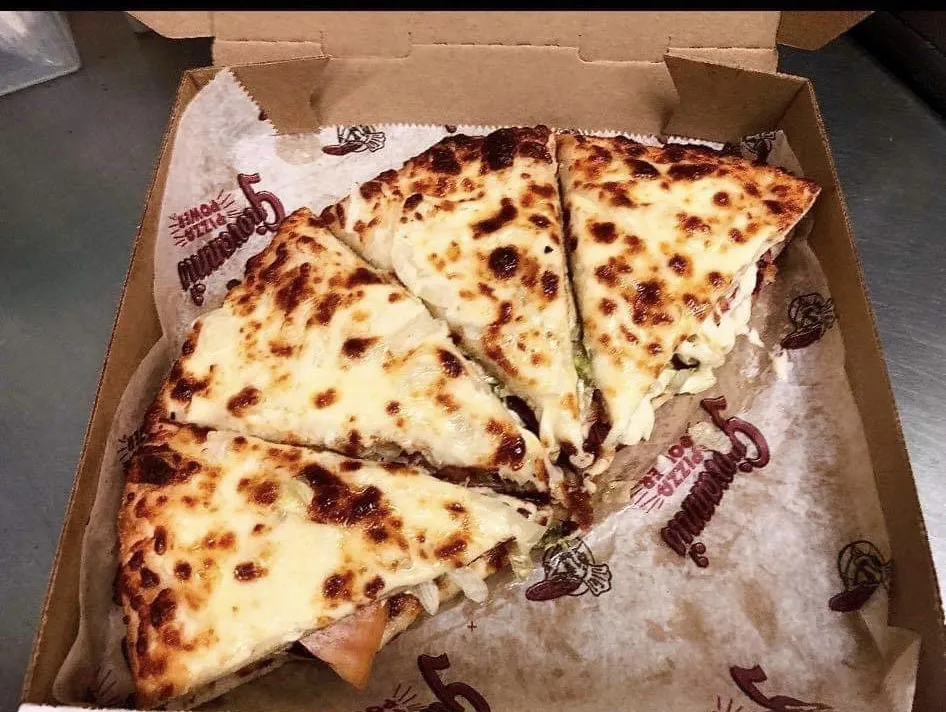 Kellee Smith_Giovanni's Pizza_Huntington, WV_review