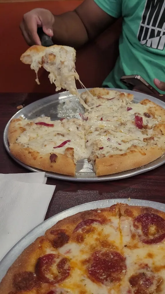 Luigi’s_Huntington, WV_slider_image_2