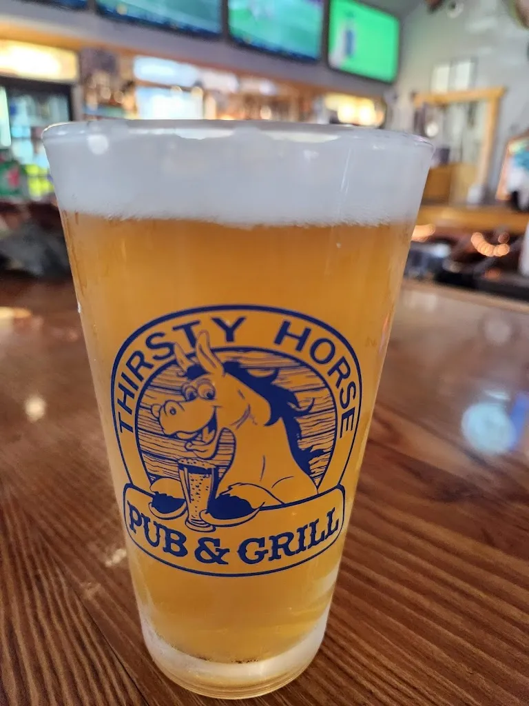 Thirsty Horse Pub & Grill_Kenosha, WI_slider_imagen_2