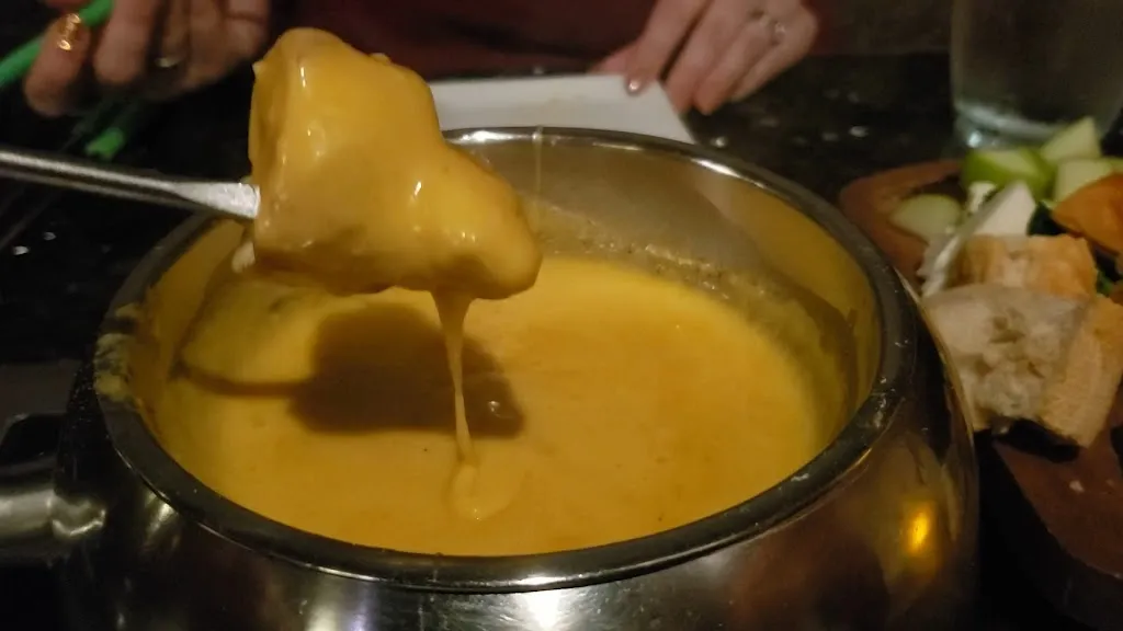 Melting Pot_Brookfield, WI_slider_image_2