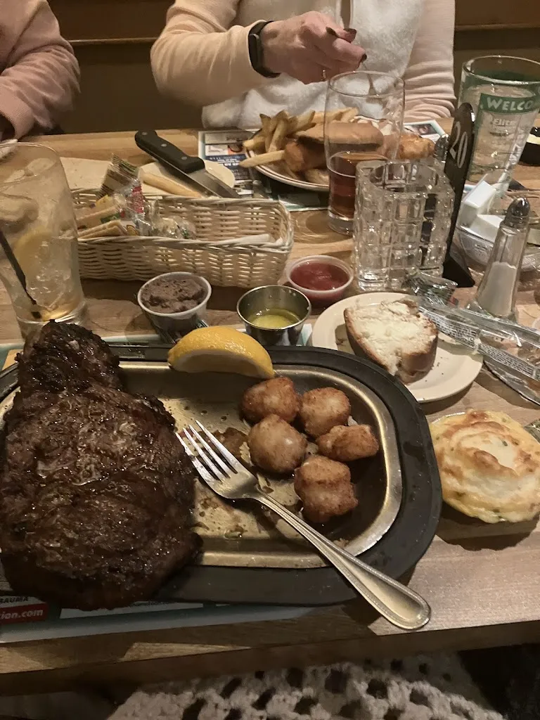 Wendy Ulrich_Heiting Place Supper Club_Little Chute, WI_review