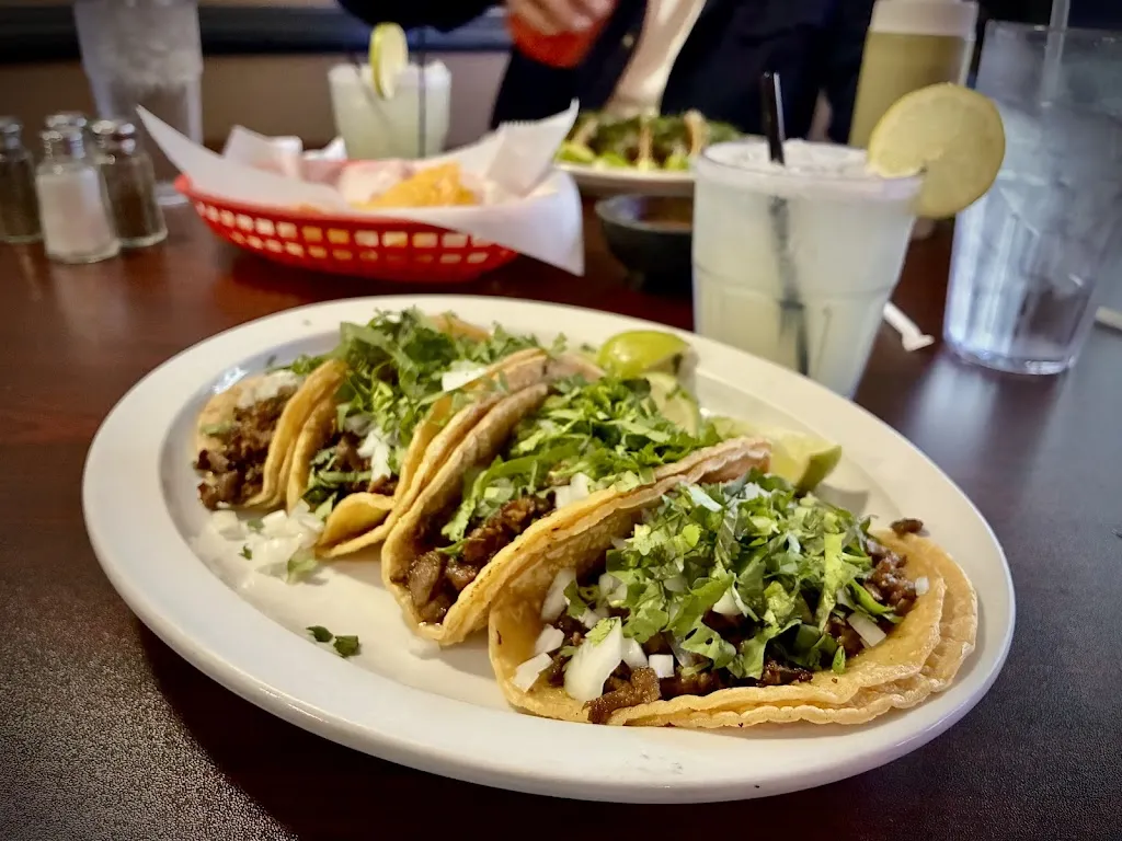 Natalie Dunn_El Taco Feliz Restaurant_Butler, WI_avis