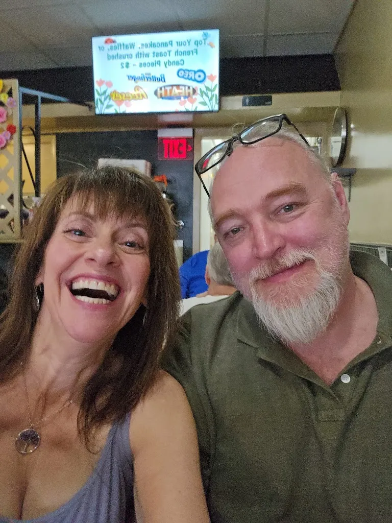 Julie Nondorf_Witt's End_Caledonia, WI_reseña