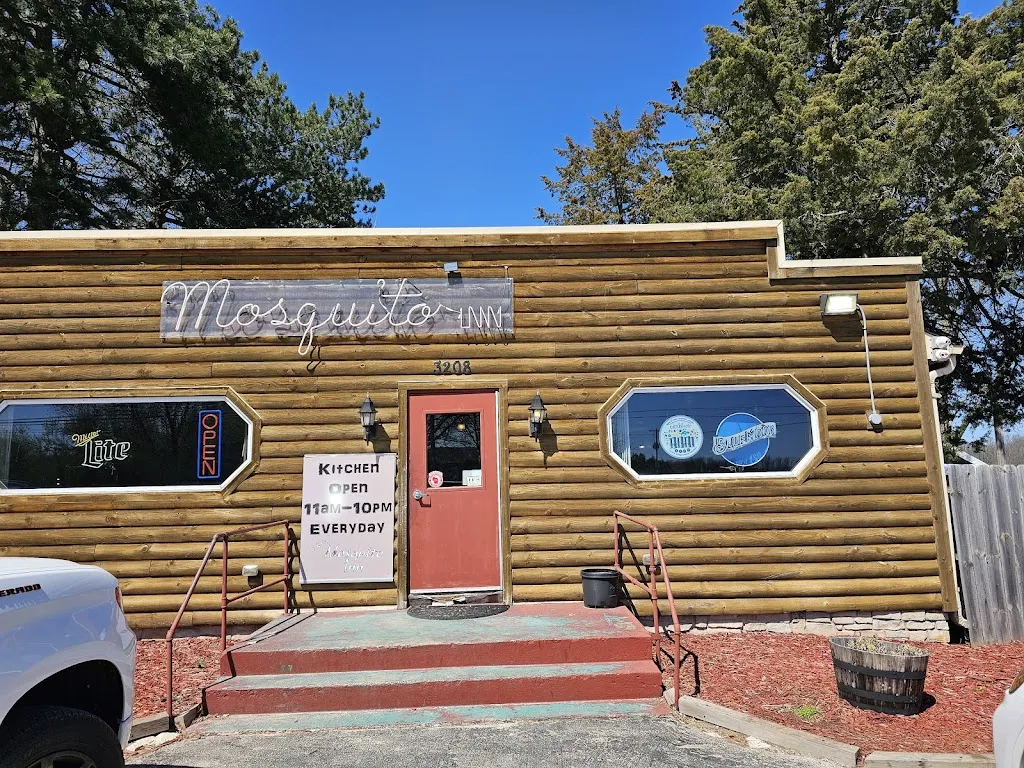 C & C's Mosquito Inn restaurante en Caledonia, WI