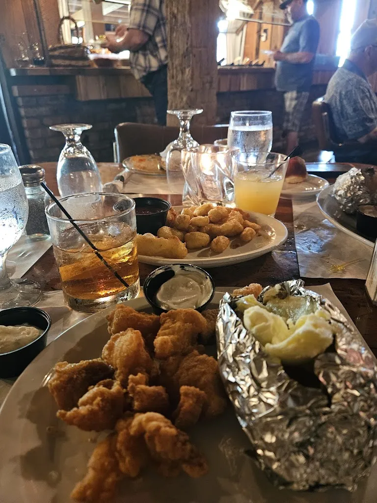 Brenda Robbins_The Barn Restaurant_Prairie du Chien, WI_review