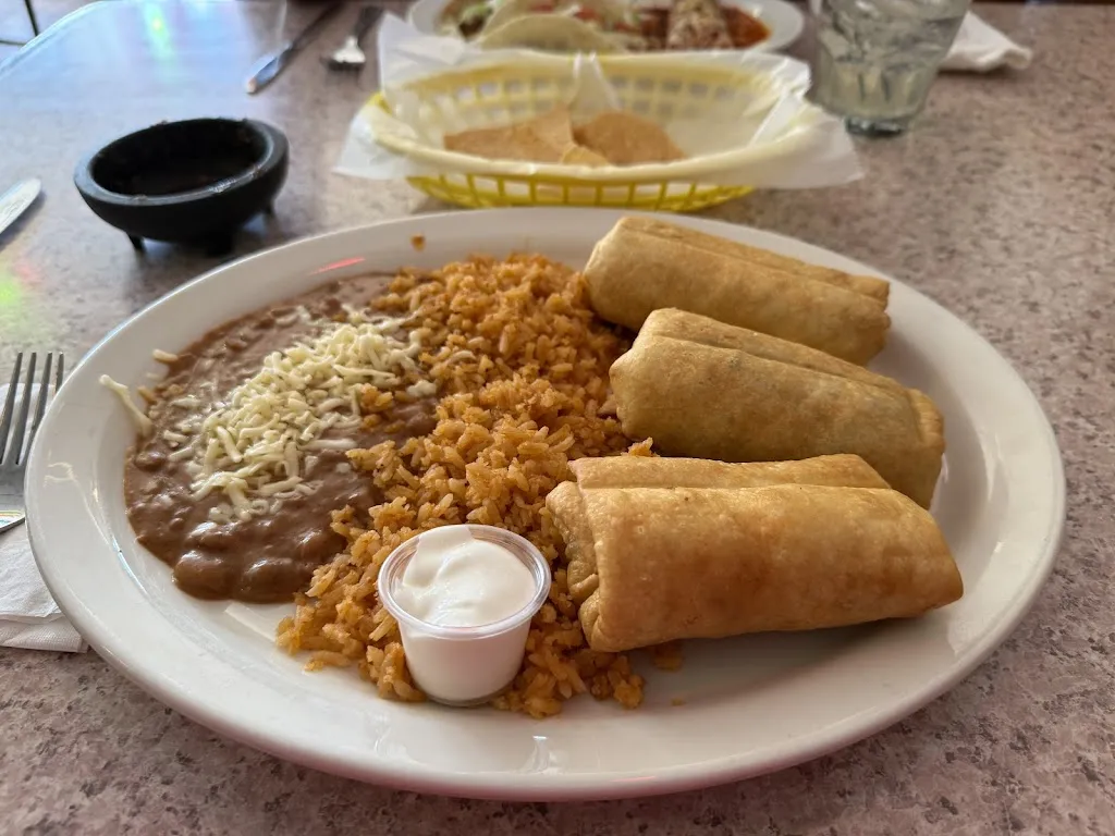 Shawn V_Lala's Place_Cudahy, WI_reseña