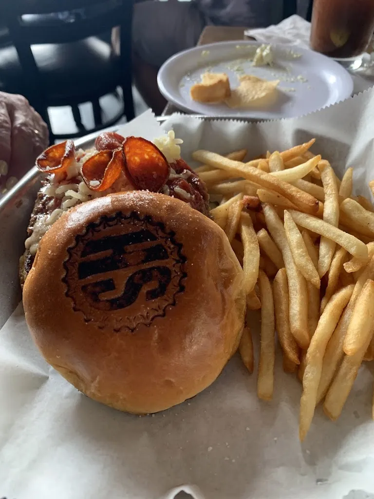 Lisa Dunn_The Social Haus_Menomonee Falls, WI_review
