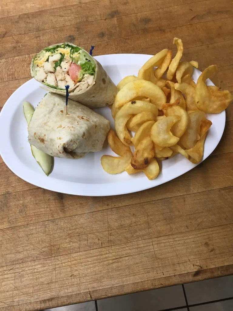 The Alumni Club Tavern & Eatery_Appleton Ave, Menomonee_slider_image_2