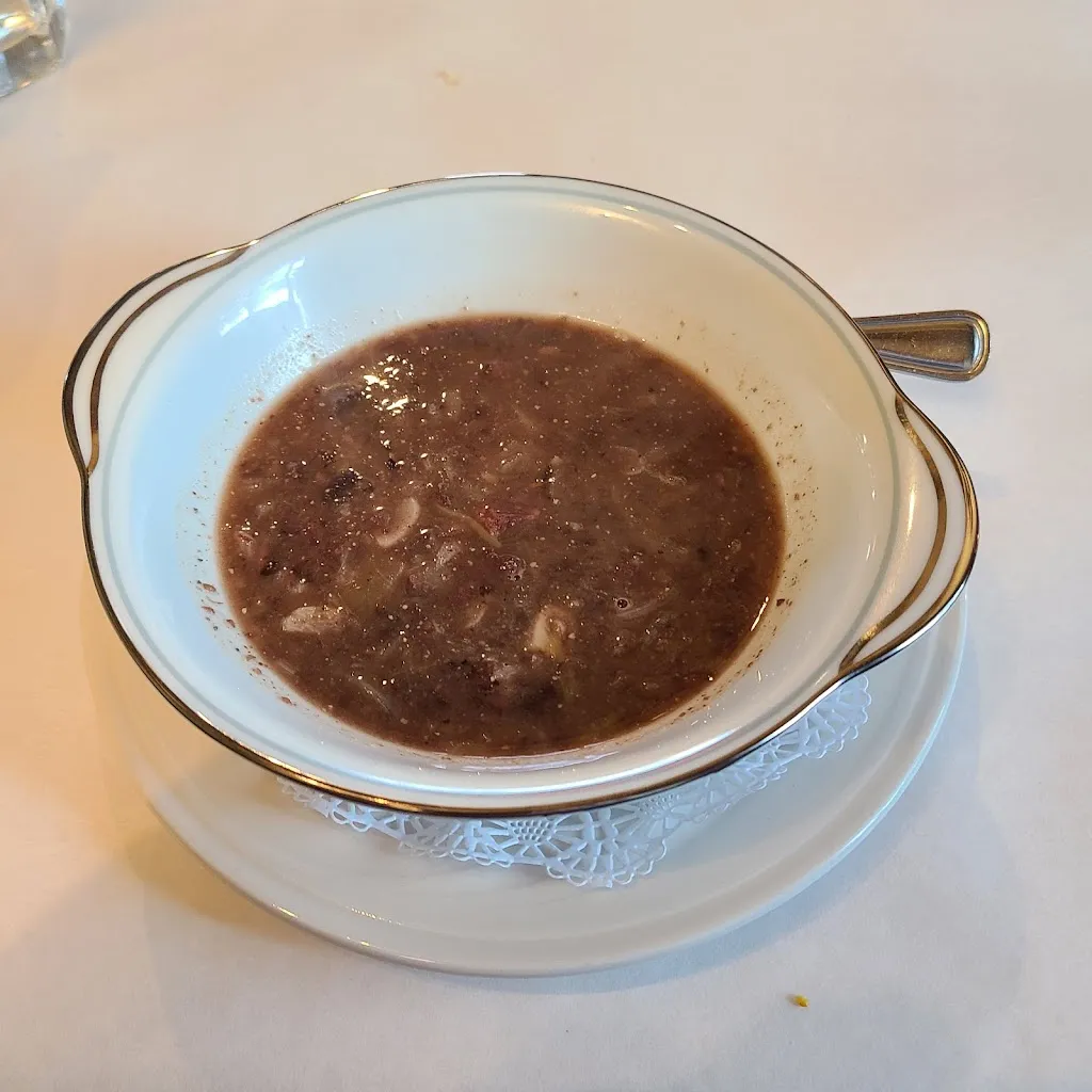 Kevin Clifford_Lagniappe Brasserie_17001 W Greenfield Ave, New_avis