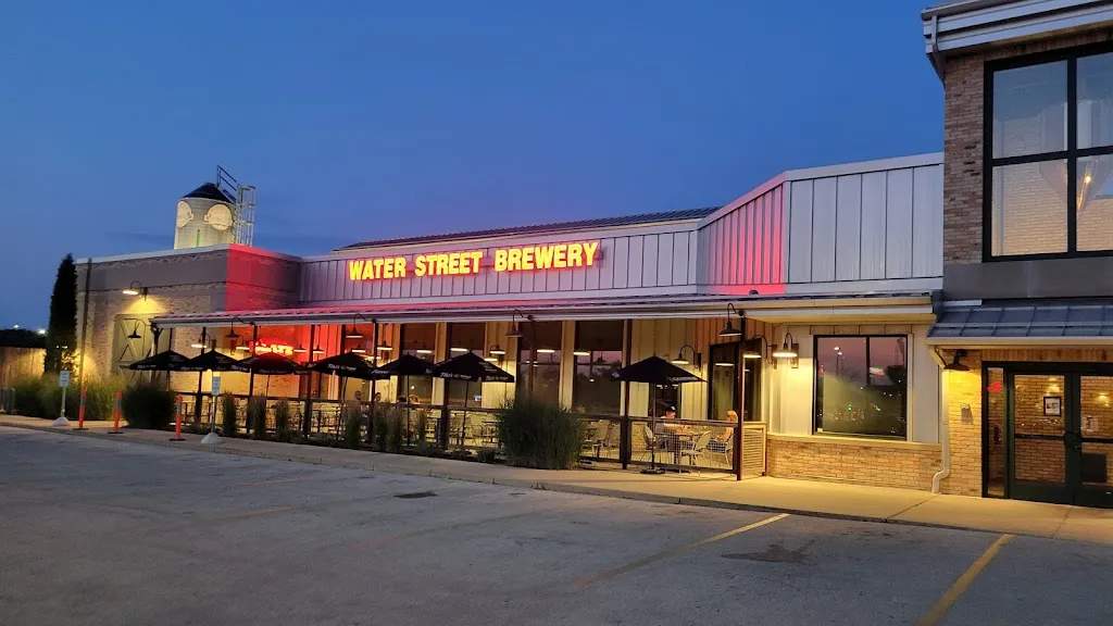 Water Street Brewery Oak Creek restaurante en Oak Creek, WI