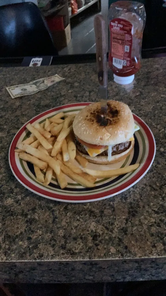 Victor's Again_Oak Creek, WI_slider_imagen_2