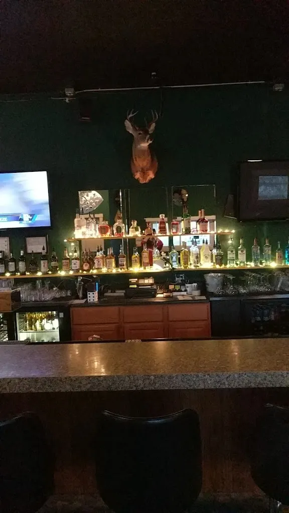 Victor's Again_Oak Creek, WI_slider_imagen_3