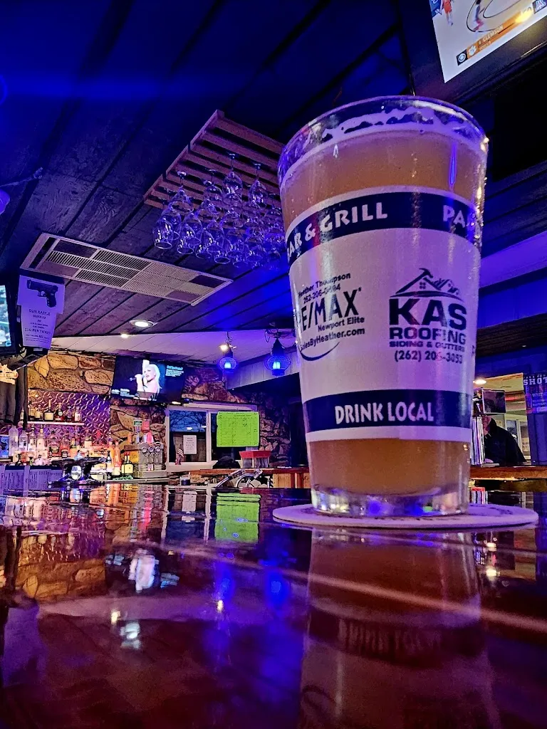 Drifters Bar & Grill_Salem Lakes, WI_slider_imagen_3