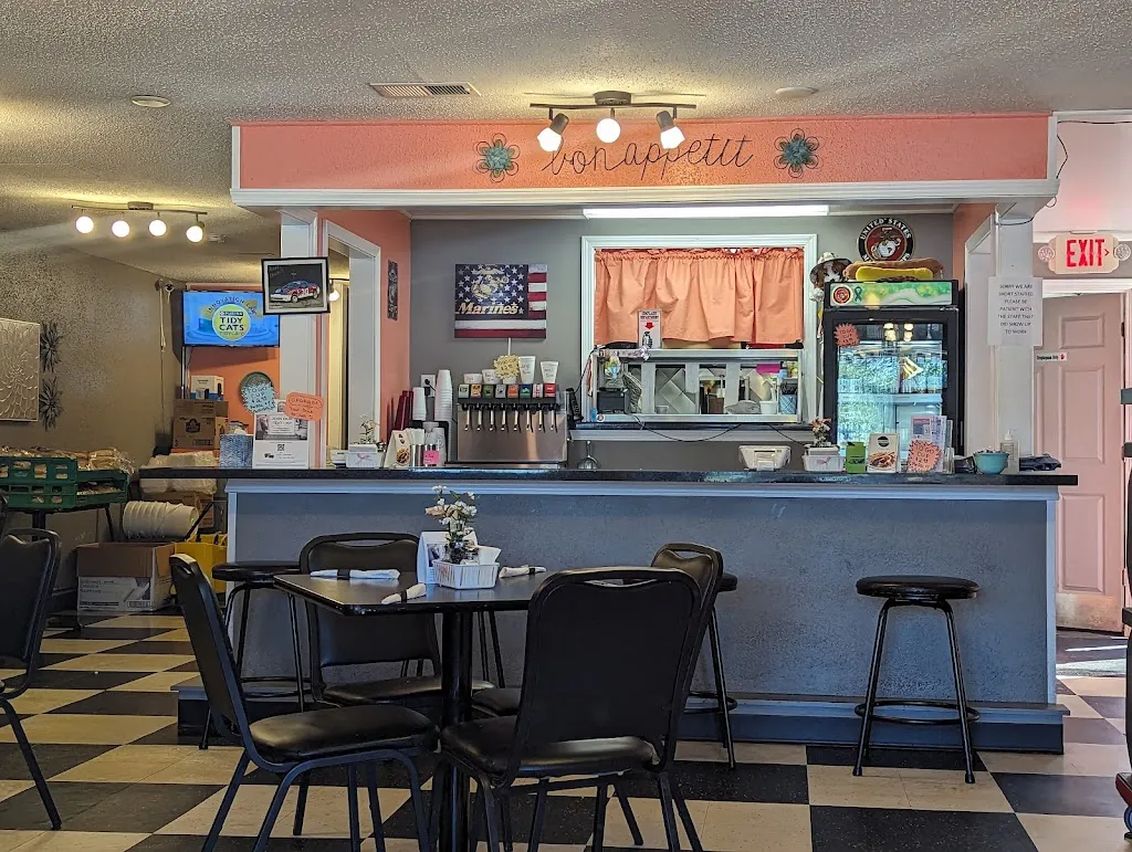 Charlie's Place_Salem Lakes, WI_slider_imagen_3