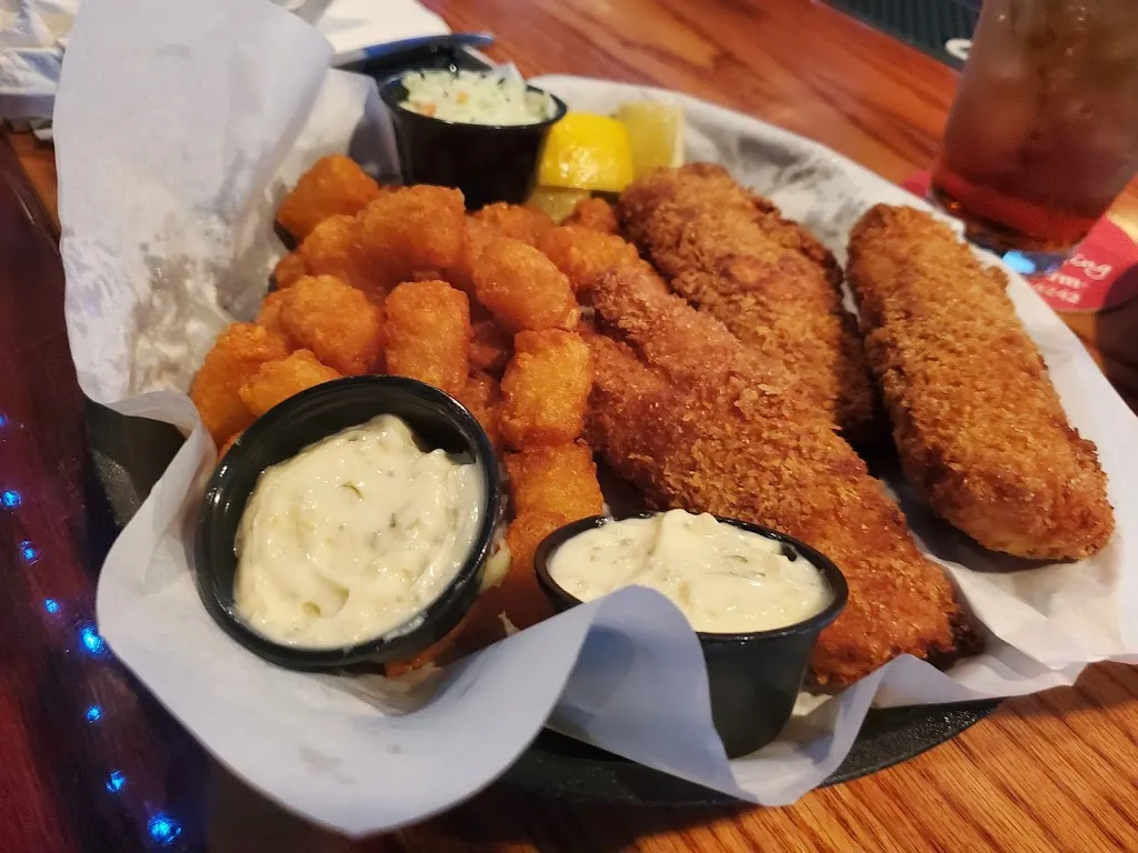The Sandlots of Salem Lakes | Burgers, Brew and Baseball_Salem Lakes, WI_slider_imagen_2