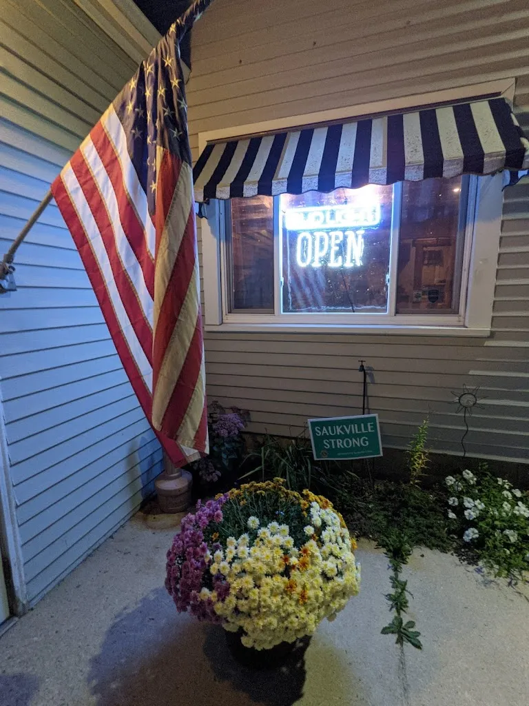 David K_Riverview Inn_Saukville, WI_review
