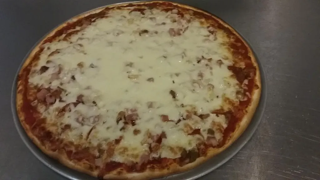 Michaleno's Pizzeria_Saukville, WI_slider_imagen_2