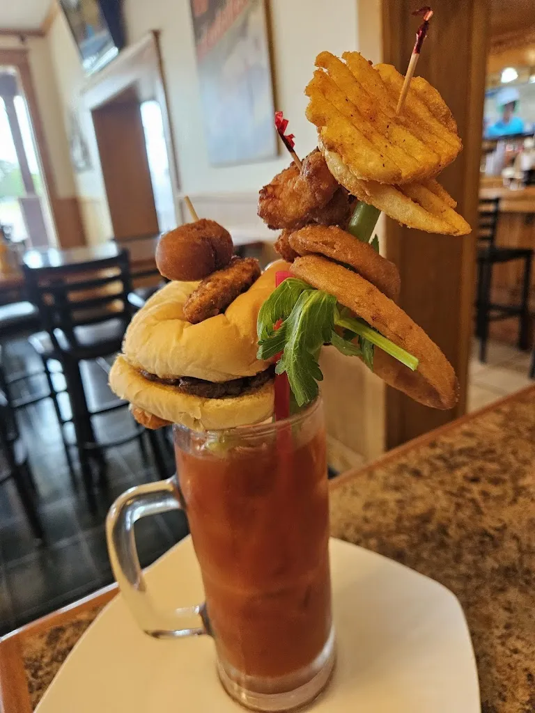 Lakeview Bar and Grill_Shell Lake, WI_slider_imagen_2