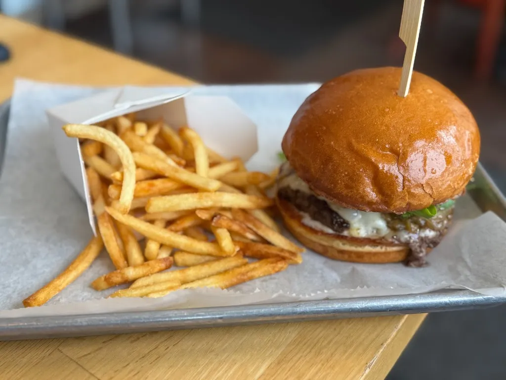 Crave Cafe_Shorewood, WI_slider_imagen_2