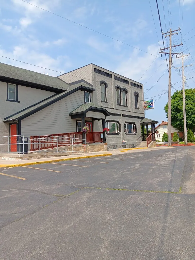 Denise LG_Sheryl's Club 175_Slinger, WI_review