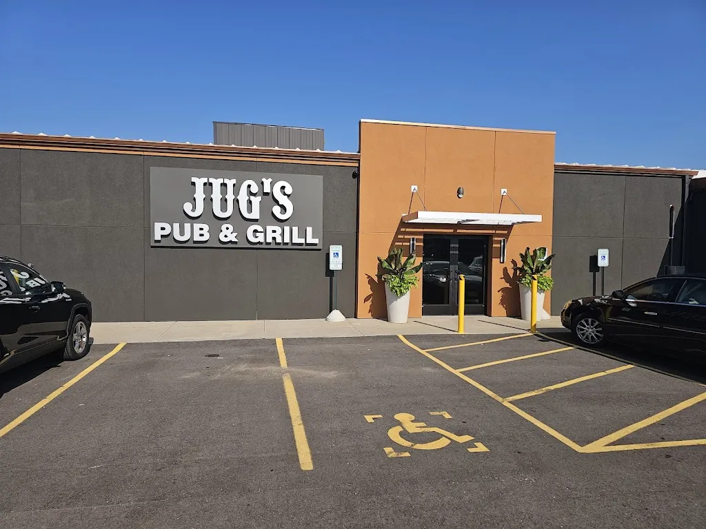 Jug's Pub & Grill restaurant à Slinger, WI