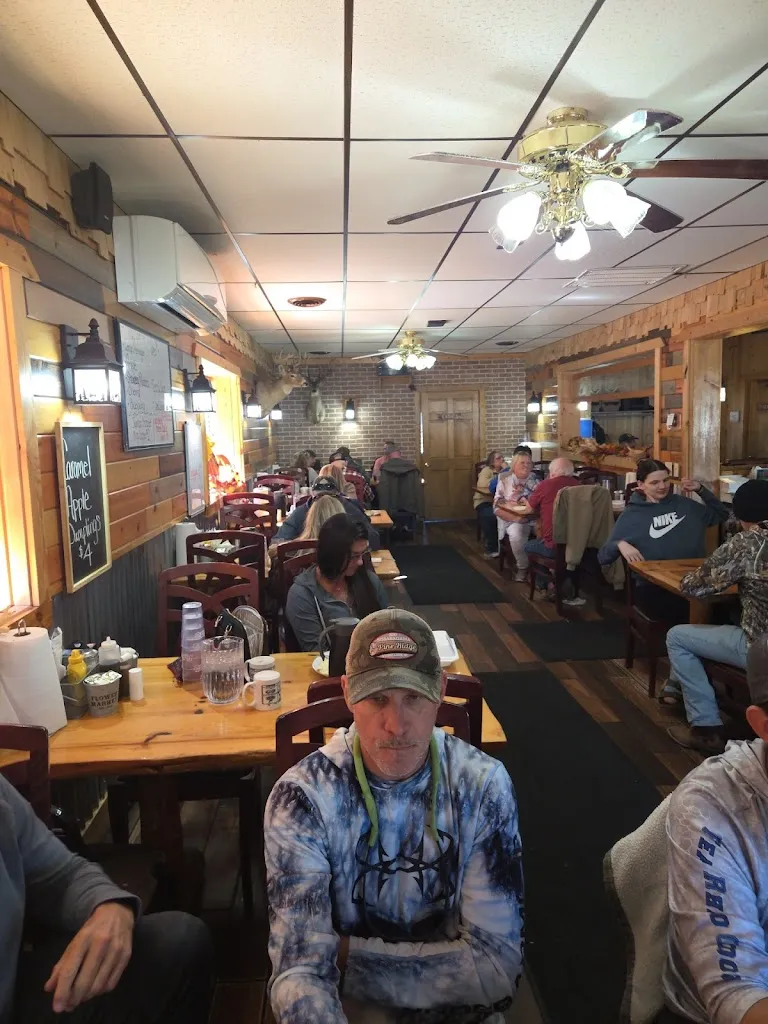 Eric Hoch_Riverstreet Family Restaurant_Spooner, WI_review