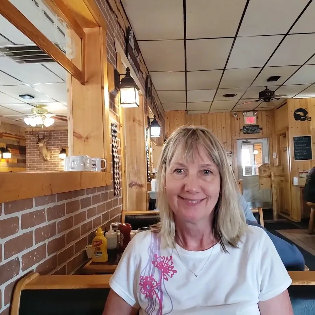 Riverstreet Family Restaurant_Spooner, WI_slider_imagen_2