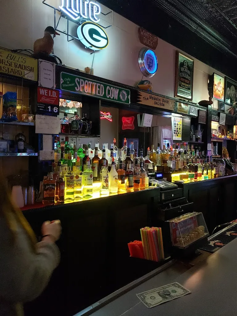 Wobblin Duck Saloon_Spooner, WI_slider_imagen_3
