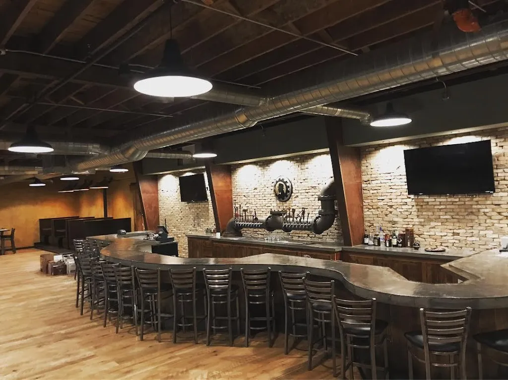 Round Man Brewing Co. restaurante en Spooner, WI
