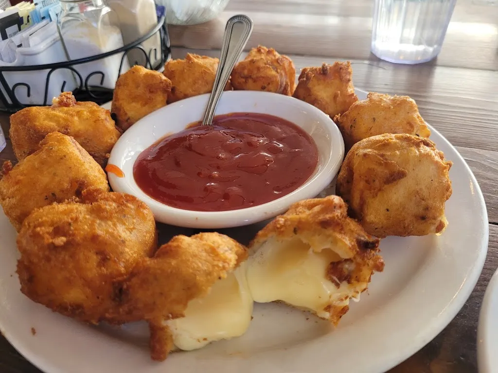 Chuck's Place Family Restaurant_Thiensville, WI_slider_imagen_3
