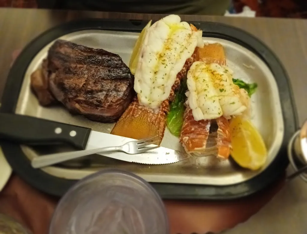 Candie Dake_Pine Tree Supper Club_Tomahawk, WI_bewertung