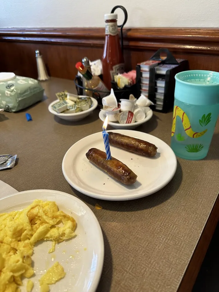 Megan_Mulberry's Pancakes & Cafe_Union Grove, WI_reseña