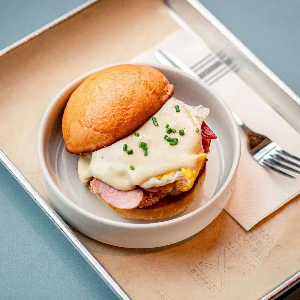 Stone Creek Coffee - Whitefish Bay Cafe & Kitchen_Whitefish Bay, WI_slider_imagen_3