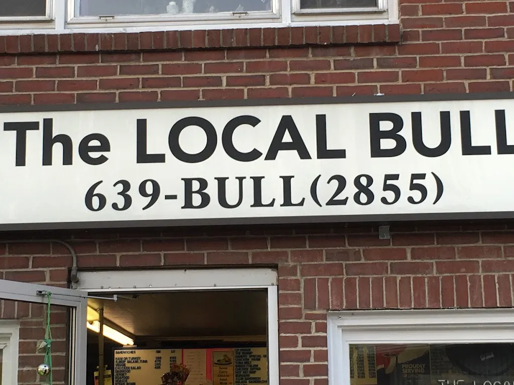 The Local Bull ristorante a Phillips, ME