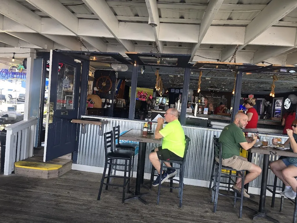 Jerry's Dockside Bar & Grill_Gibsonton, FL_slider_image_3