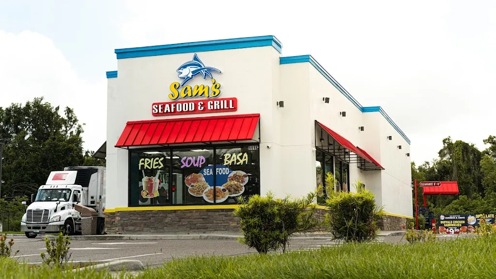 Sam's Seafood & Grill restaurant in Seffner, FL